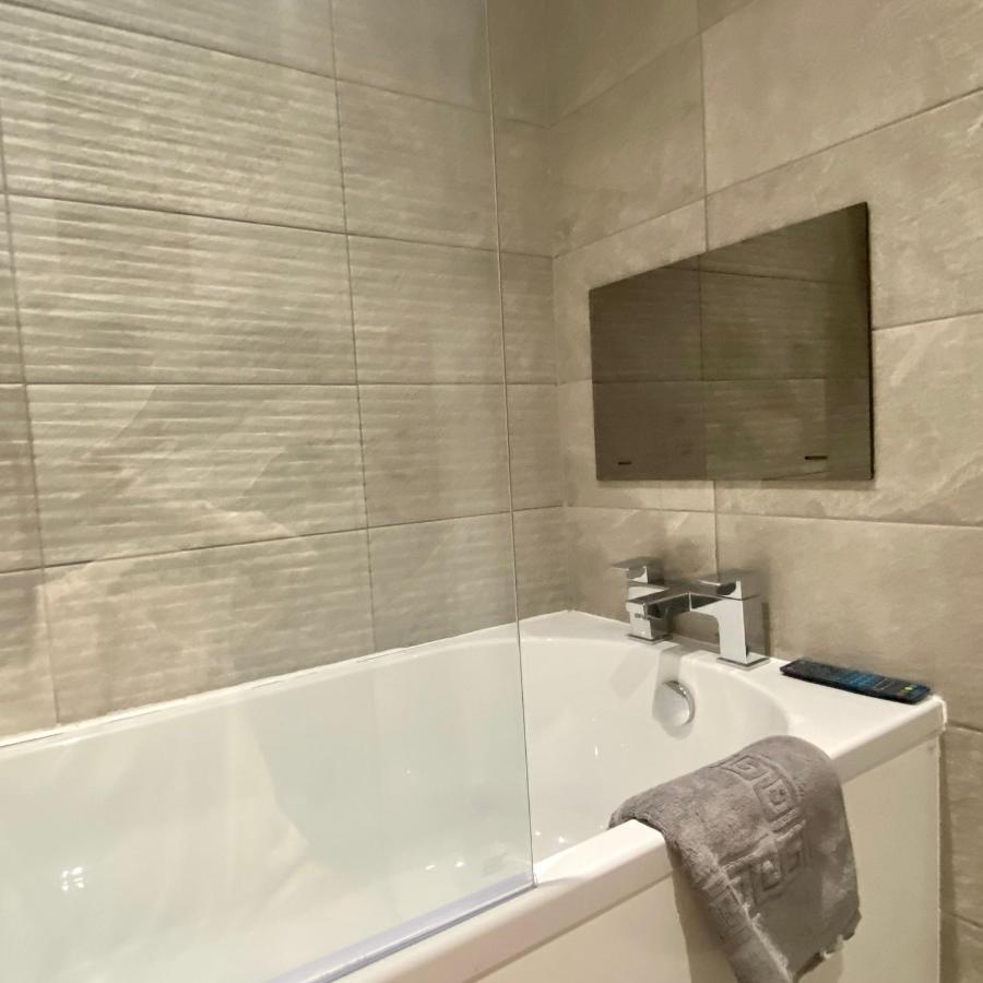 Modern 2 Bed Apartment/Free Parking/Near City/Self-Check In Handsworth Esterno foto